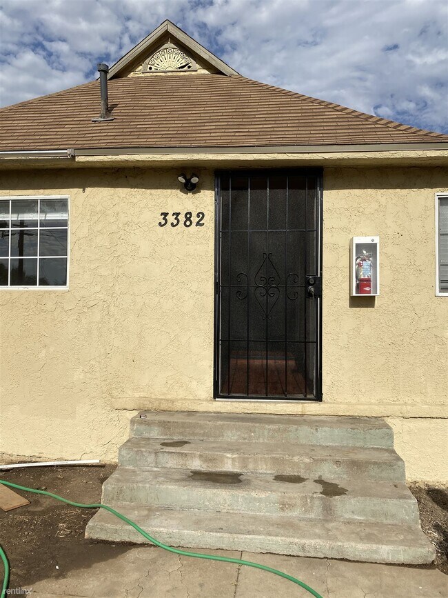 Foto del edificio - 3 br, 1 bath House - 3382 Eucalyptus Avenue A