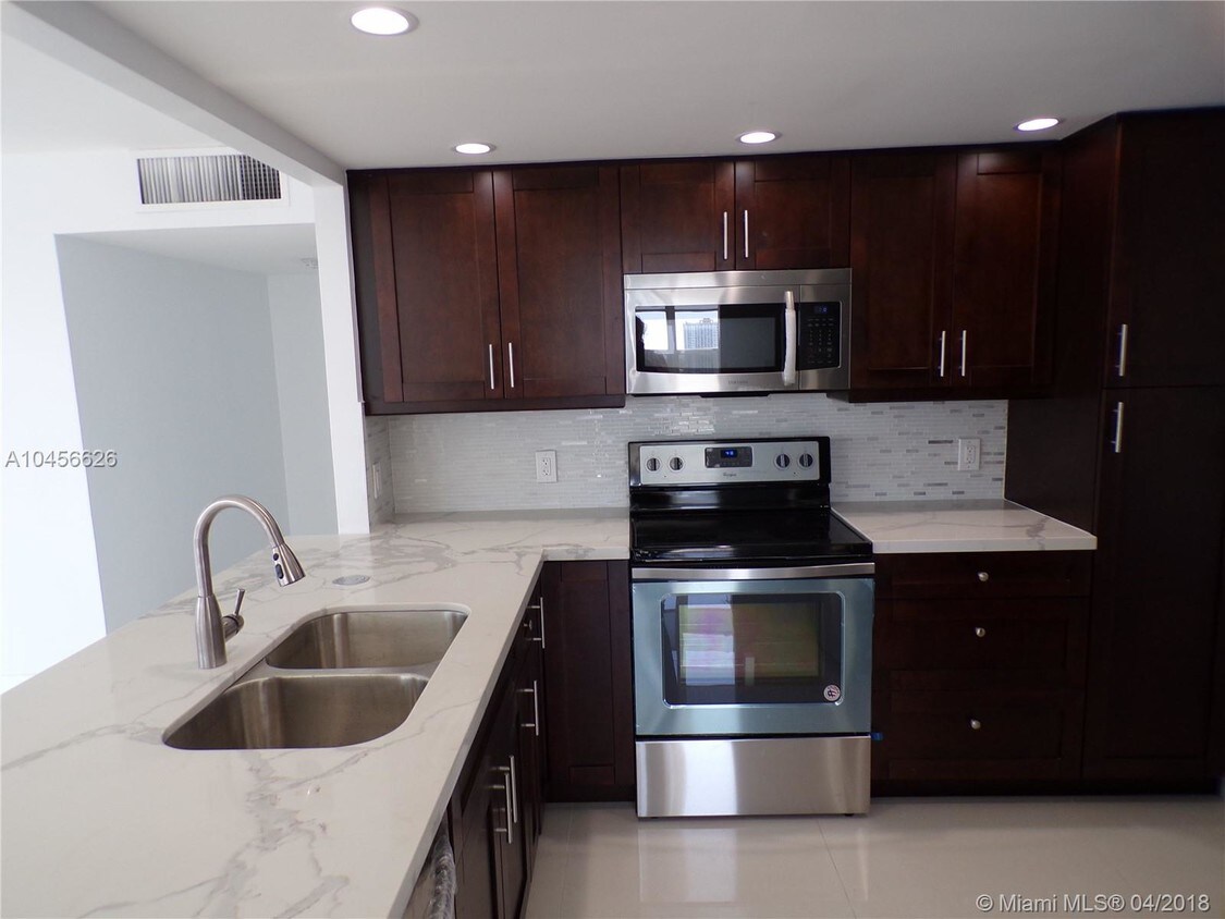 Primary Photo - 3800 S Ocean Dr
