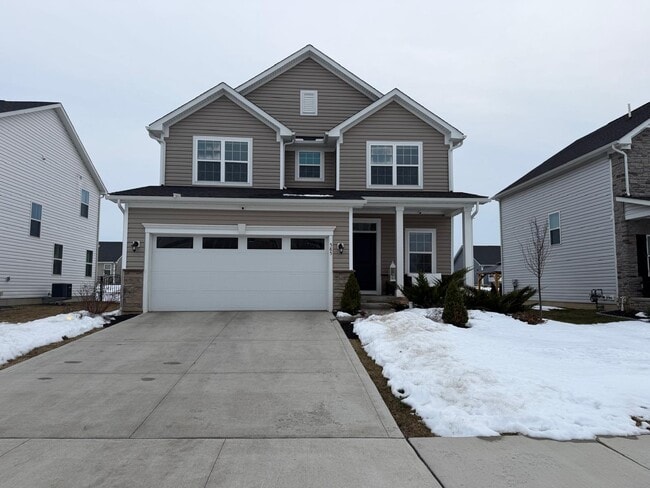 Front - 585 Bermuda Way