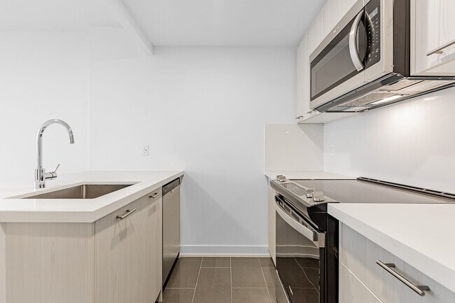 Building Photo - 191 Sherbourne St