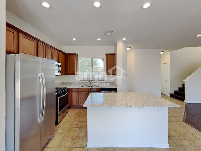 Foto del edificio - 784 N Highlands Grove Ln