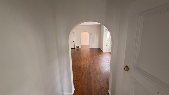 Building Photo - 923 Ocean Ave