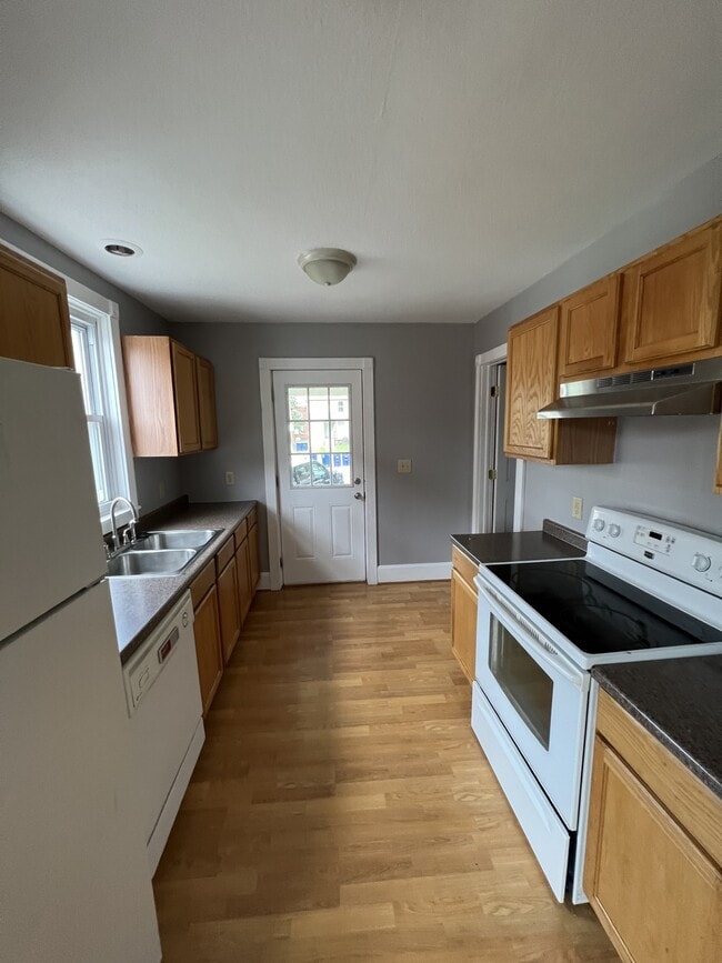 Building Photo - 26 E Patterson Ave