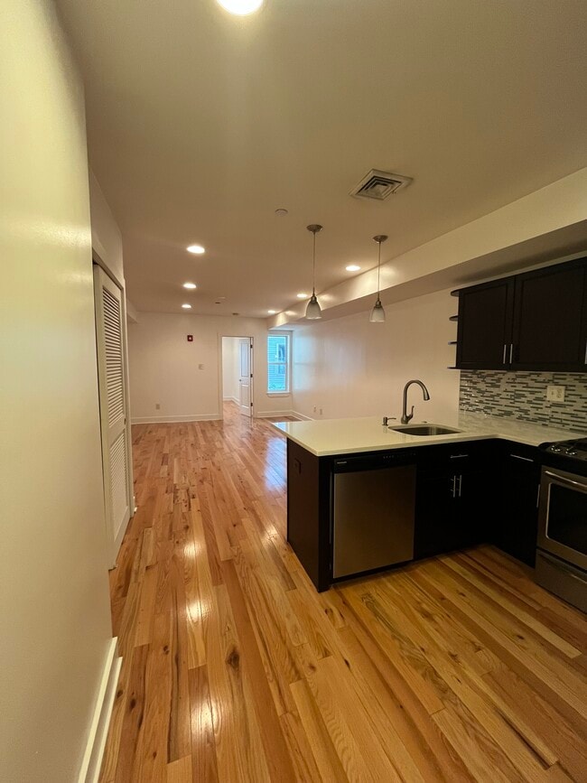 Building Photo - 742 N 19th St