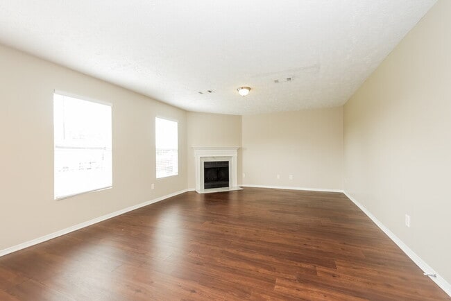 Building Photo - 5576 Dory Dr