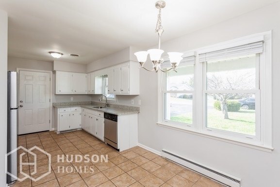Foto del edificio - 1215 Random Ridge Rd