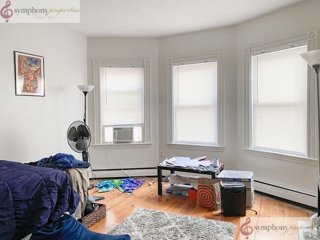 Building Photo - HOT BROOKLINE LISTING!!!!!