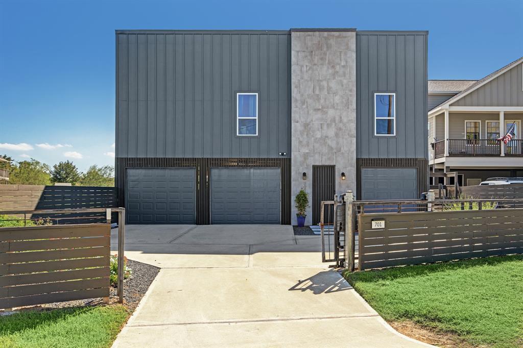 Primary Photo - 701 Baywood Dr