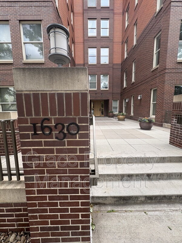 Building Photo - 1630 N Clarkson St