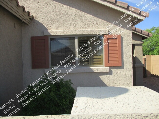 Building Photo - 1364 E Martha Dr