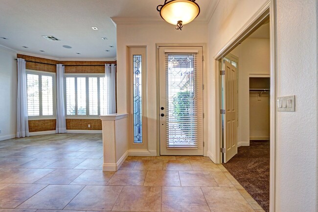 Foto del edificio - 8973 Rivers Edge - Beautiful Upgraded Coun...