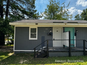 Building Photo - 717 Bullock St