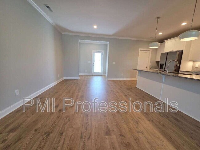 Foto del edificio - 1373 Rebecca Johns Dr
