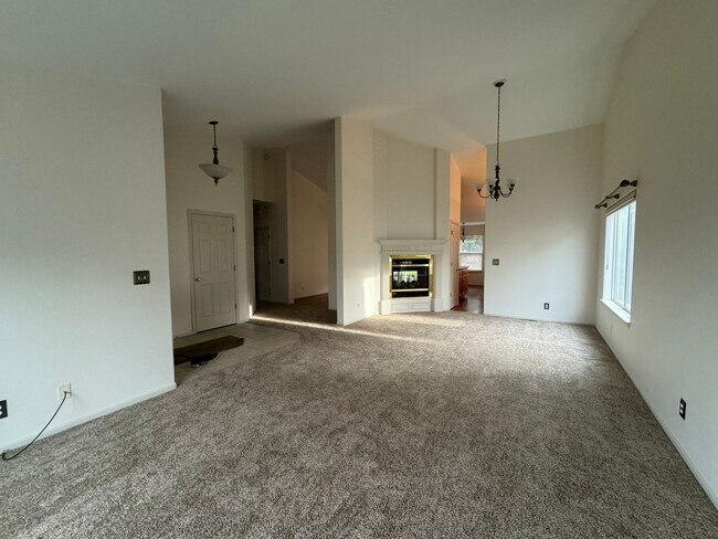 Foto del edificio - 3 bedroom 2 bath home in Sutherlin