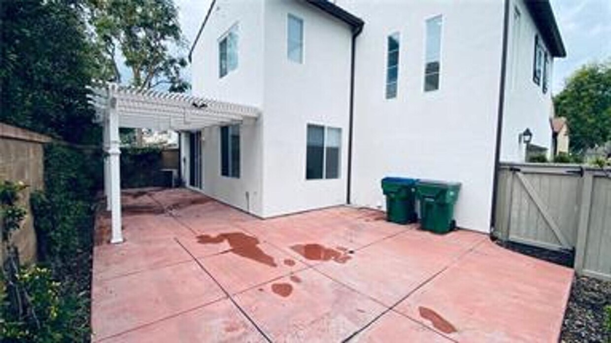 Foto del edificio - Bright and spacious detached 3 bedroom home