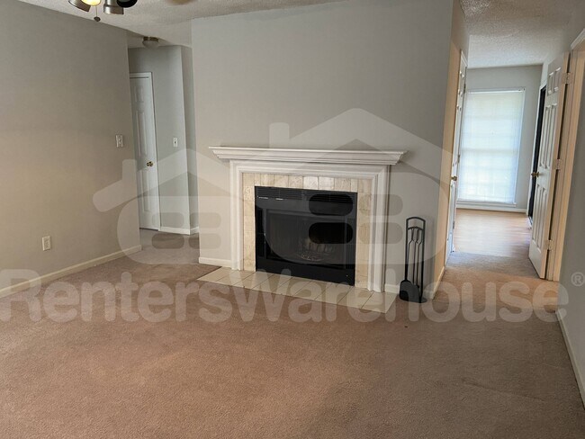 Foto del edificio - 1166 Booth Rd