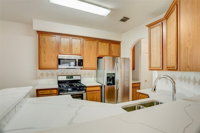 Foto del edificio - 7630 N Linpar Ct