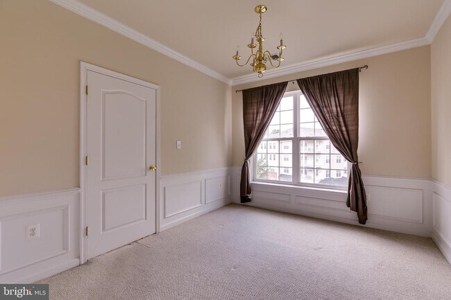 Foto del edificio - 9710 Handerson Pl