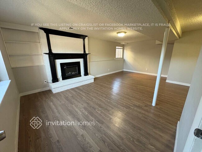 Foto del edificio - 10240 Benton St