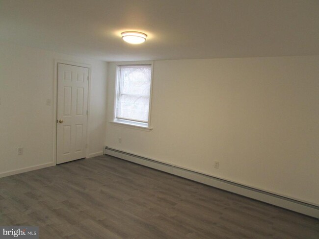 Building Photo - 3421 Welsh Rd