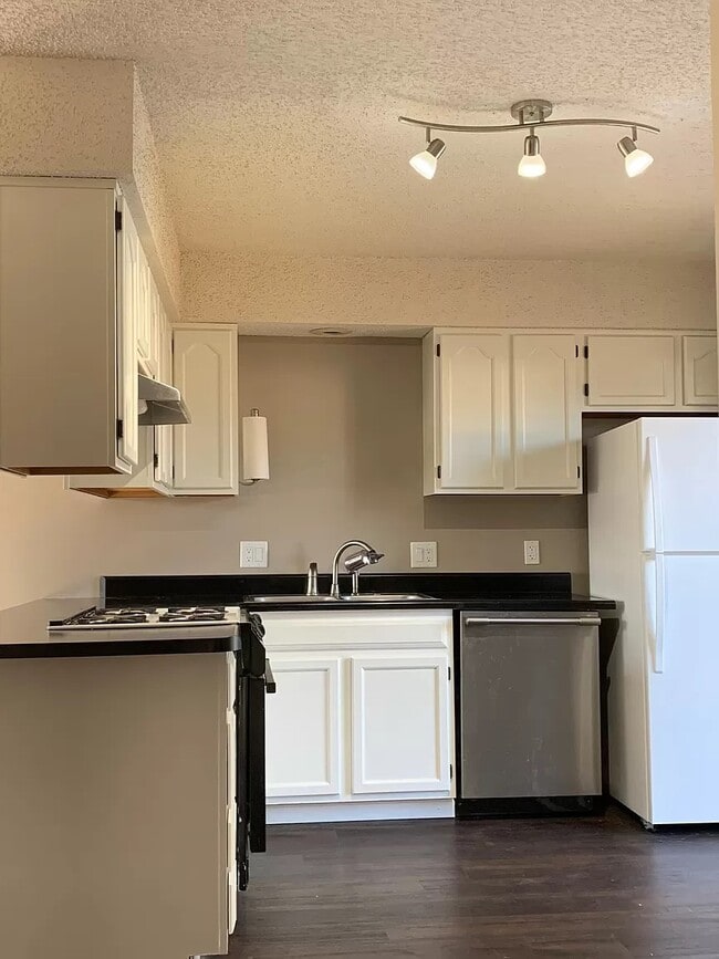 Building Photo - 601 SE 110th Rd