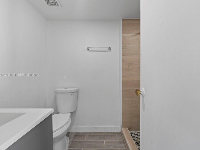 Foto del edificio - 252 E 36th St