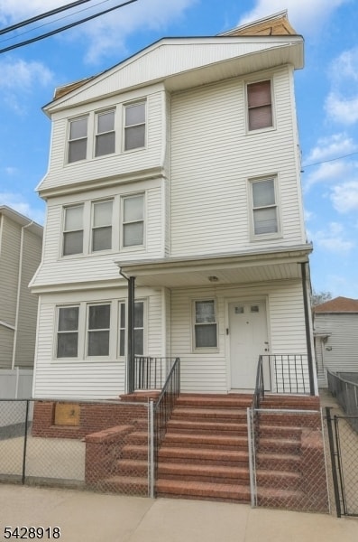 Building Photo - 55 Schley St