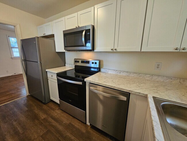 Foto del edificio - 3317 Montclair Rd