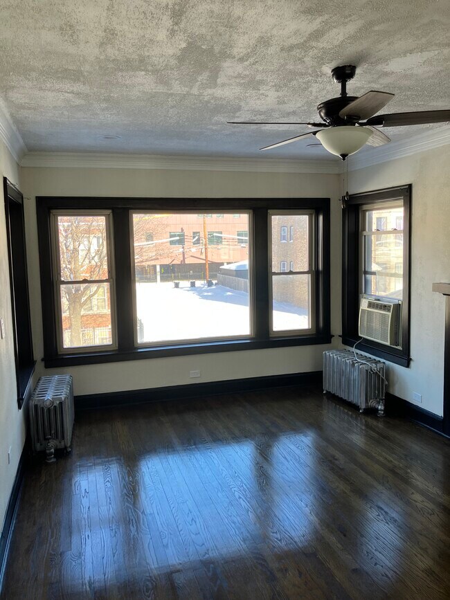 Viviendo - 4319 W Monroe St