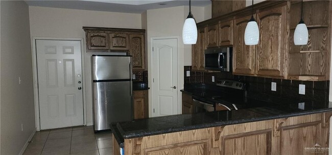 Building Photo - 1720 Irongate Dr