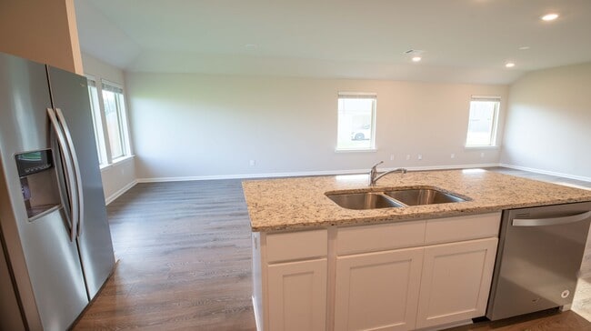 Building Photo - 5388 Greenridge Ln