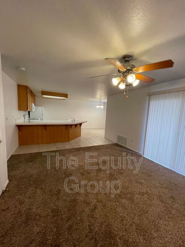 Building Photo - 2660 W Lark Ave