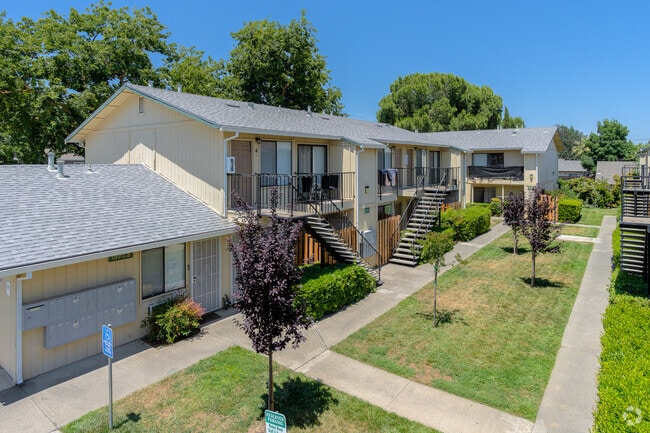 Building Photo - Walnutwood Apartments
