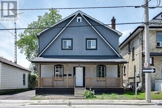 Building Photo - 210 Albert St