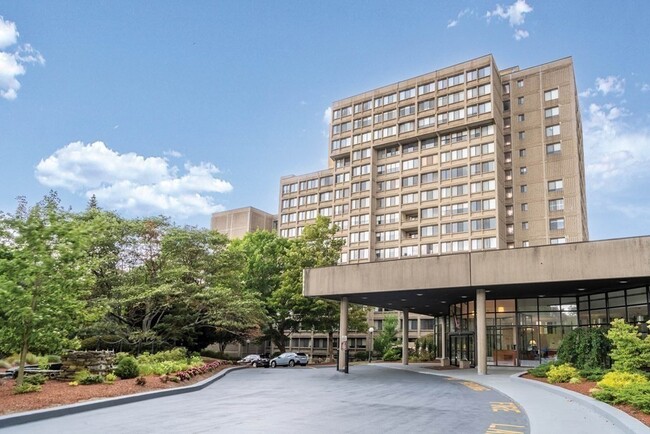 Building Photo - 250 Hammond Pond Pkwy