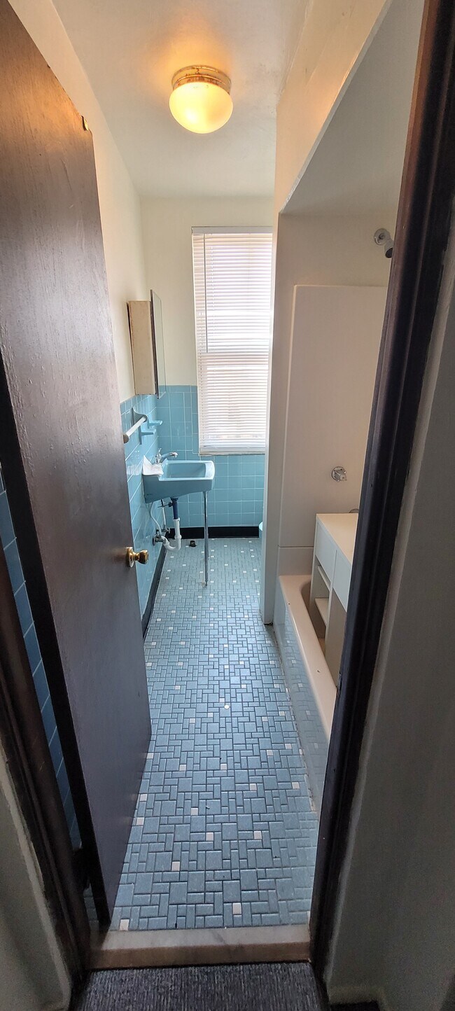 Baño - 346 Meyran Ave