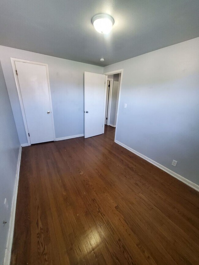 Building Photo - 8302-8304 W Grantosa Dr.