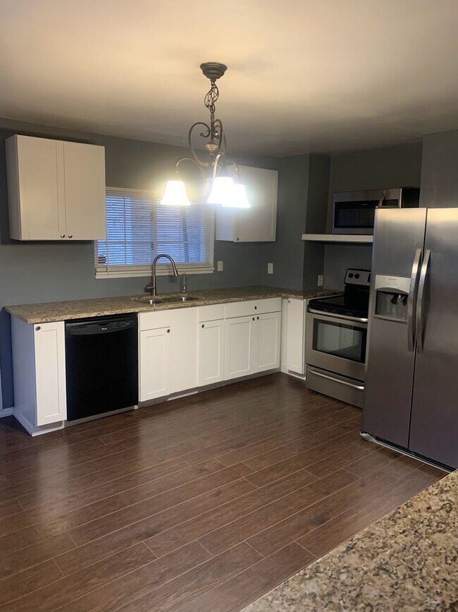 Foto del edificio - Beautiful renovated 2 bedroom 1 bathroom home in Bloomfield.
