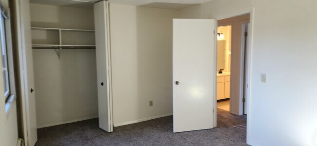 Foto del edificio - 5586 Guilford Rd