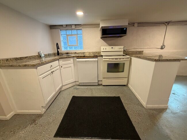 Foto del edificio - 4123 N Narragansett Ave