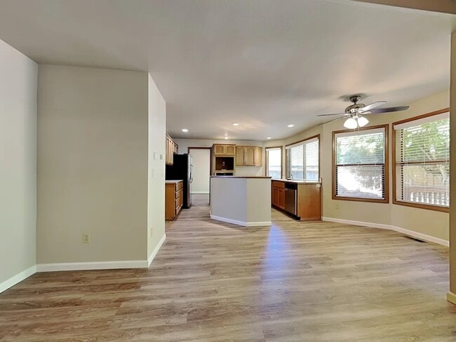 Building Photo - 12711 SE 252 Pl
