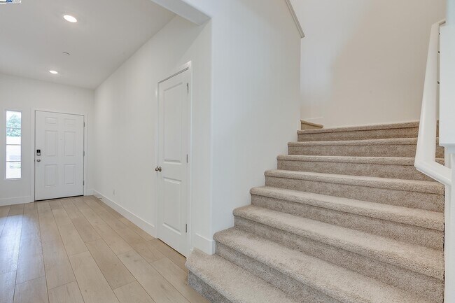 Foto del edificio - 1227 Richardson Rd