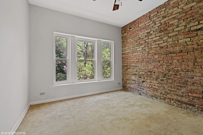 Foto del edificio - 2945 N Sheffield Ave