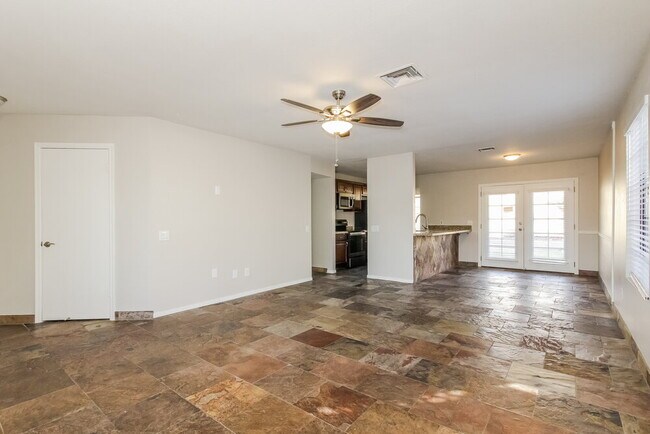 Foto del edificio - 3310 W Rose Garden Ln