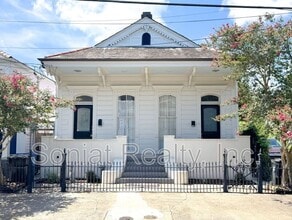 Building Photo - 2224 Royal St