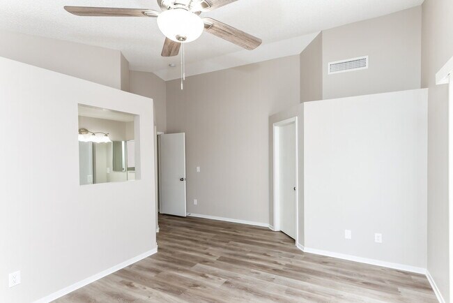 Building Photo - 1027 Overture Dr