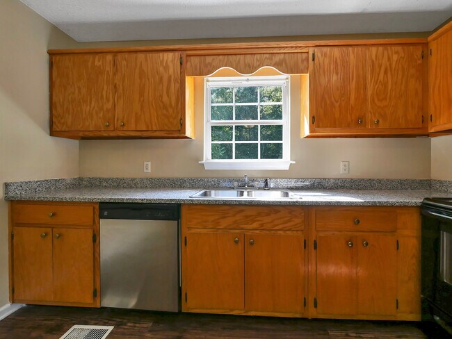 Building Photo - 109 Merita Ln