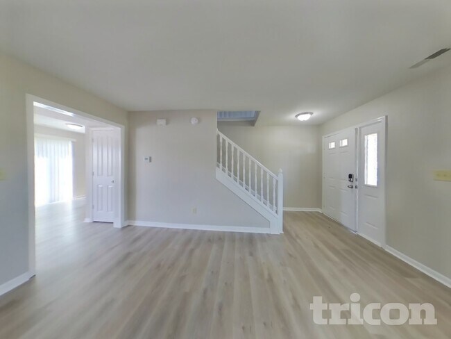 Foto del edificio - 828 Treyburn Green Dr