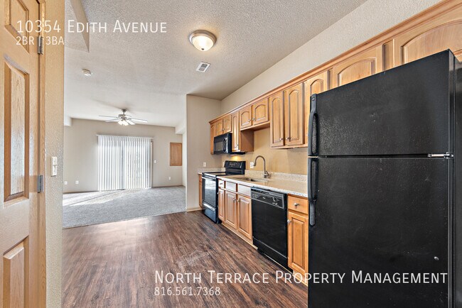 Building Photo - Updated 2BR Townhome in Piper School District