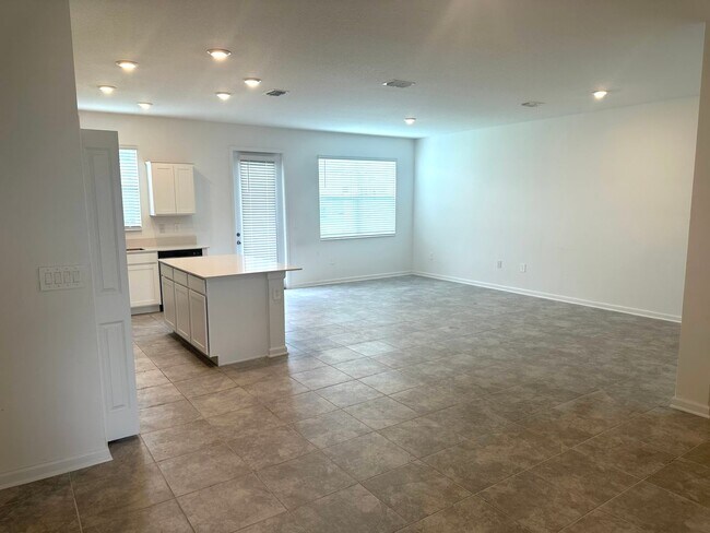 Foto del edificio - Champions Pointe 3 bed 2.5 bath Town home ...